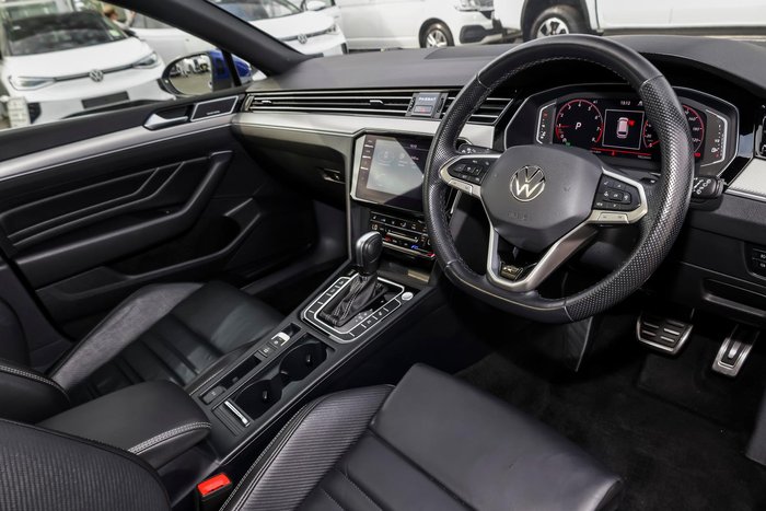 2021 Volkswagen Passat 206TSI R-Line