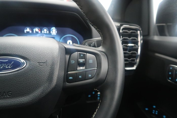 2025 Ford Everest Platinum