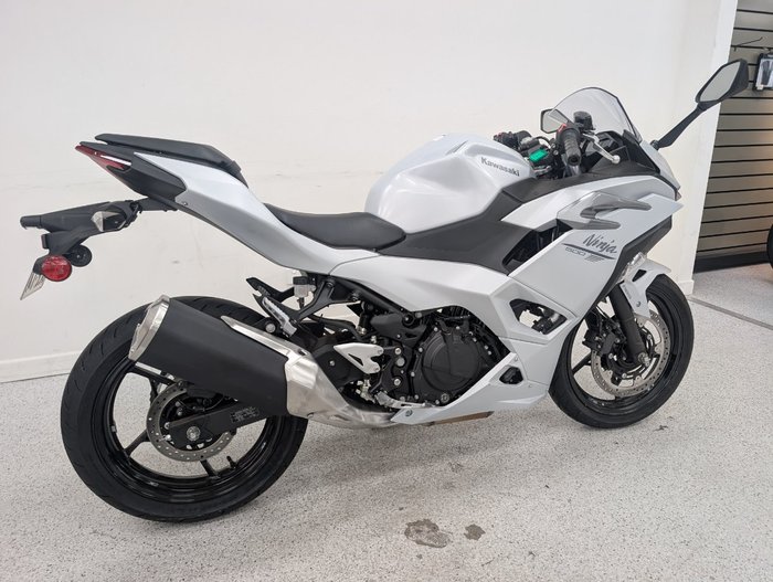 2025 Kawasaki NINJA 500 Green
