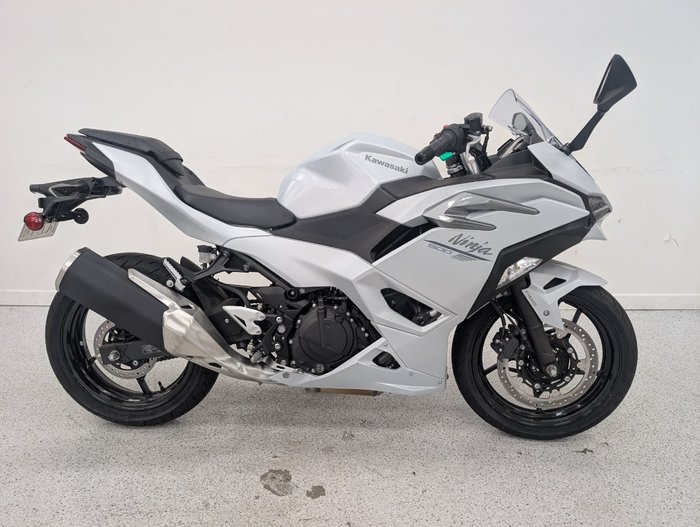2025 Kawasaki NINJA 500 Green