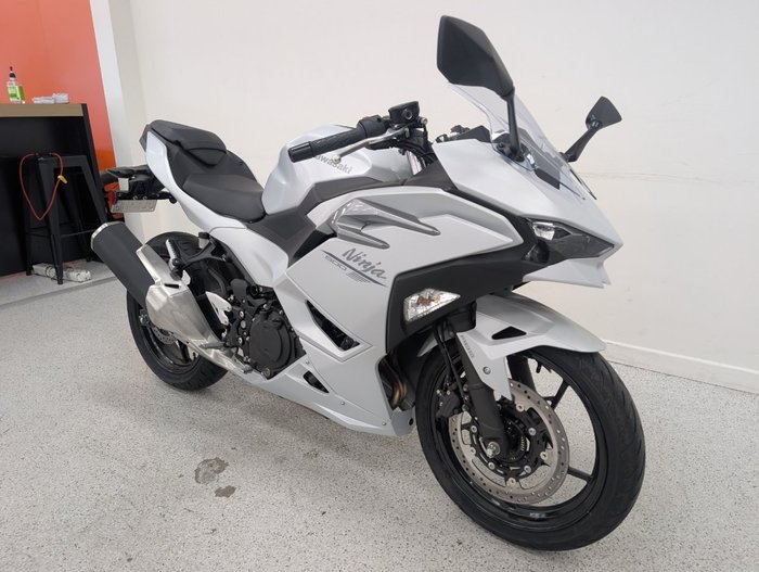 2025 Kawasaki NINJA 500 Green