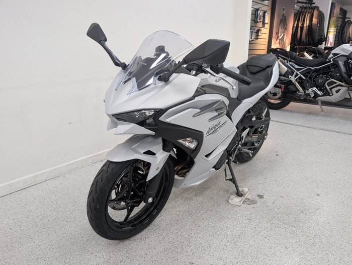 2025 Kawasaki NINJA 500 Green