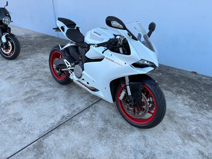 2015 DUCATI 899 PANIGALE White