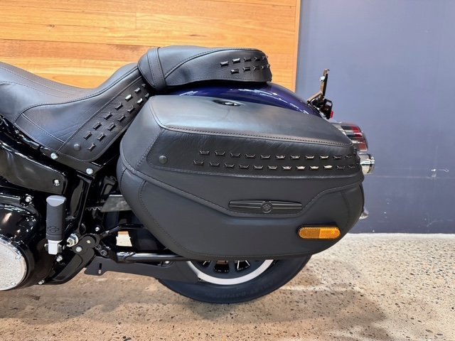 2026 HARLEY-DAVIDSON FLHC HERITAGE CLASSIC (117)