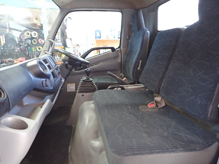 2021 HINO DUTRO 300