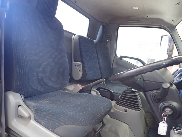 2021 HINO DUTRO 300