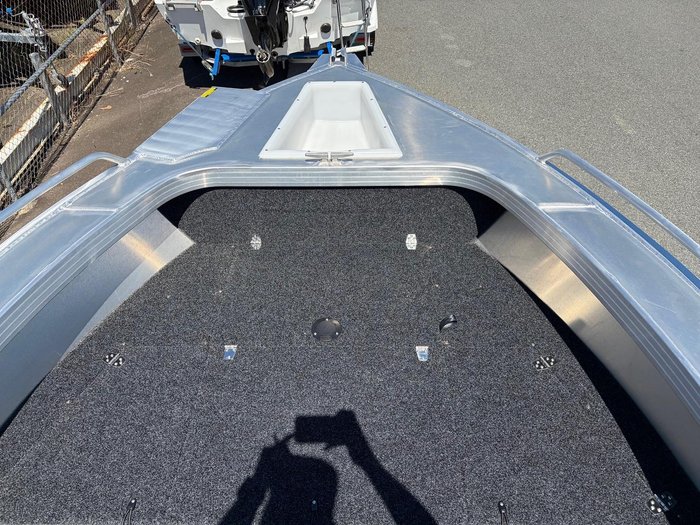 2026 QUINTREX 490 Renegade SC