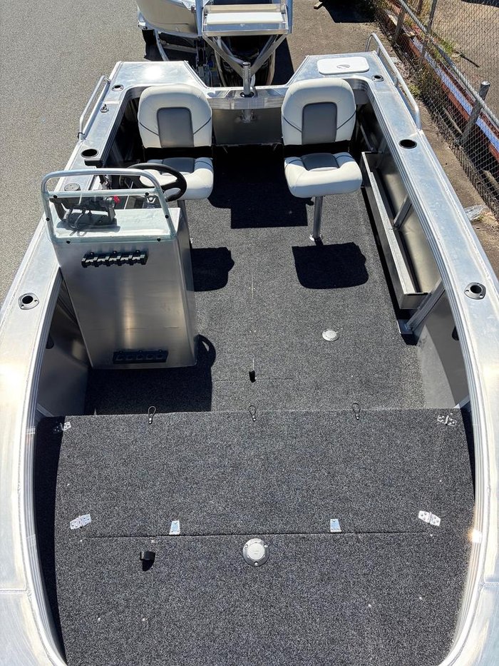 2026 QUINTREX 490 Renegade SC