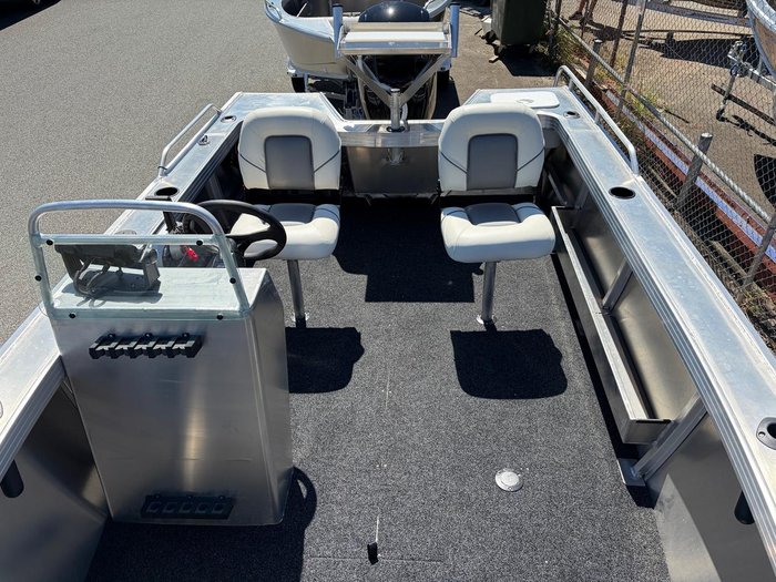 2026 QUINTREX 490 Renegade SC