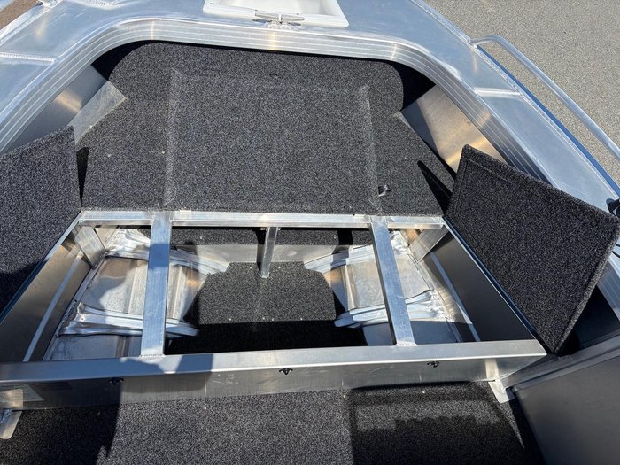 2026 QUINTREX 490 Renegade SC