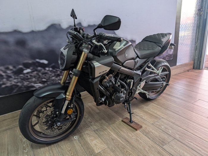 2025 Honda CB650RAC Black