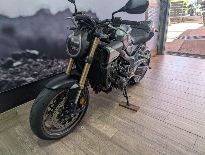 2025 Honda CB650RAC Black