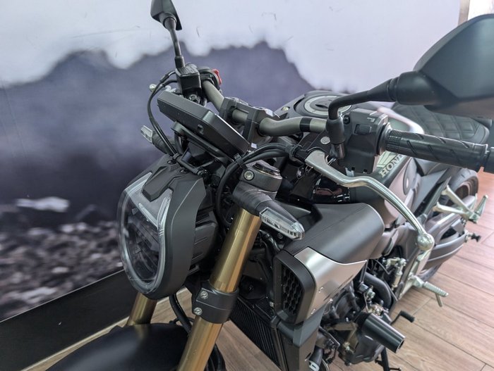 2025 Honda CB650RAC Black