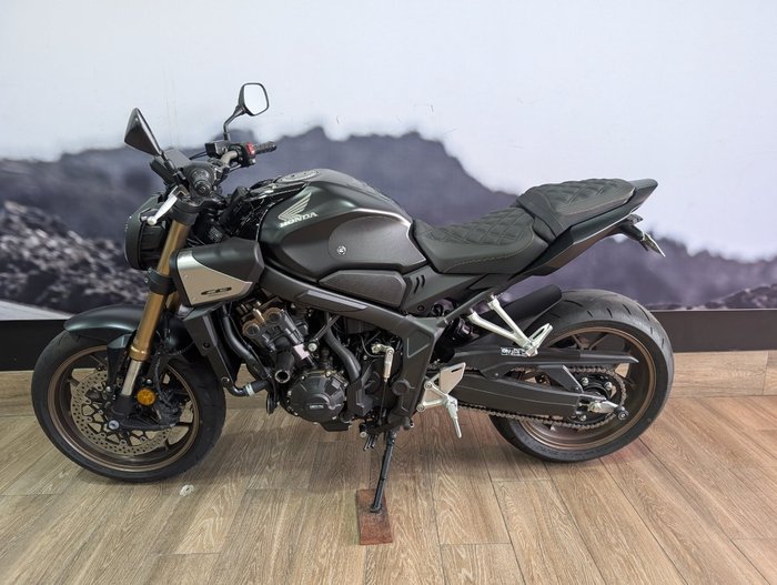 2025 Honda CB650RAC Black