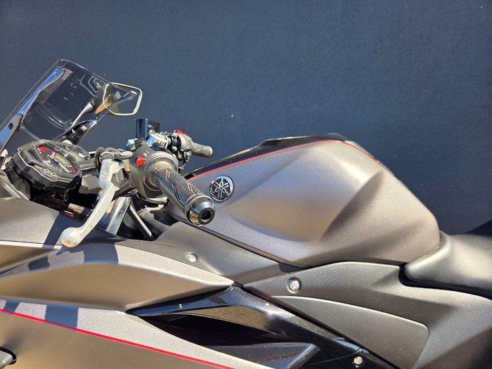 2016 Yamaha YZF-R3 BLACK