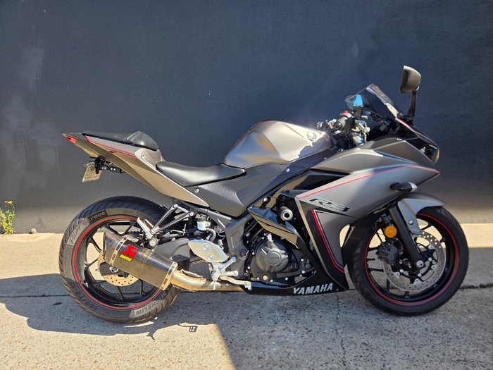 2016 Yamaha YZF-R3 BLACK