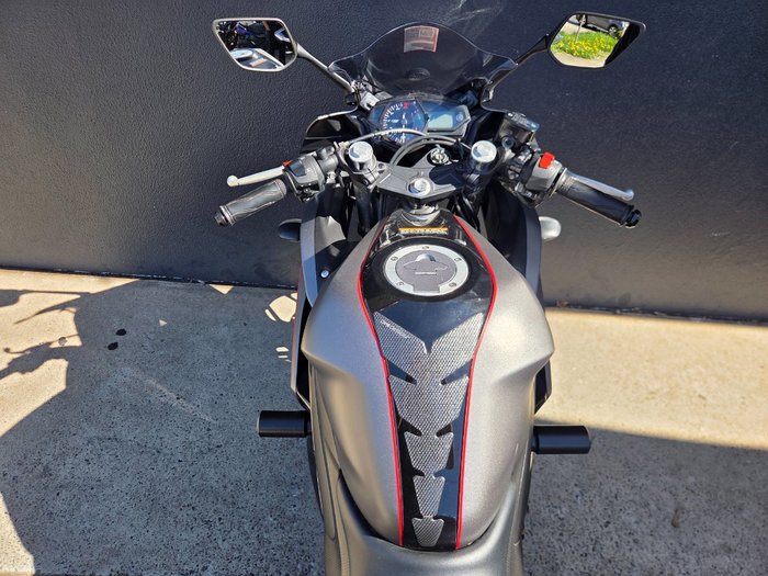 2016 Yamaha YZF-R3 BLACK