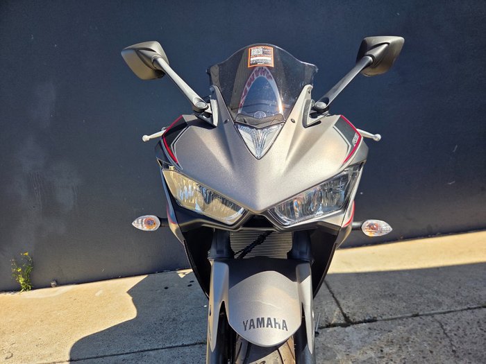 2016 Yamaha YZF-R3 BLACK