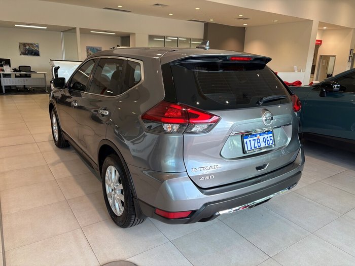 Nissan X-TRAIL ST (4WD)