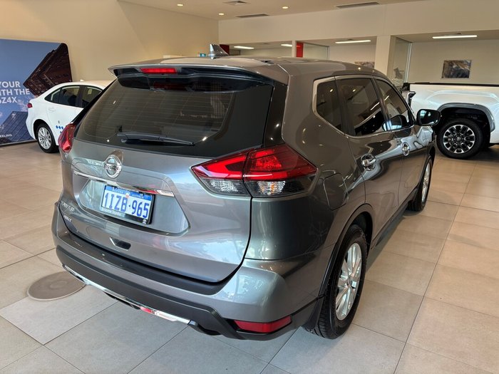 Nissan X-TRAIL ST (4WD)