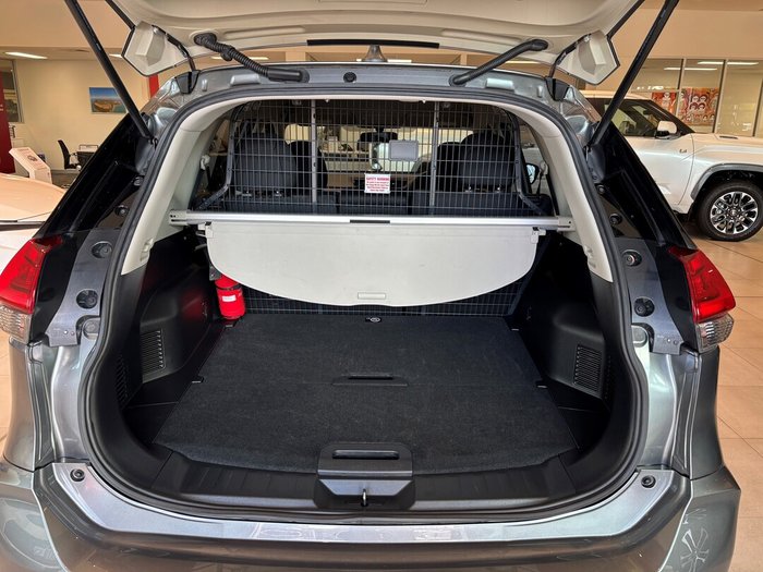 Nissan X-TRAIL ST (4WD)