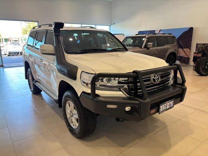 2018 Toyota LANDCRUISER LC200 4.5L T/D A/T GXL + SW Switches