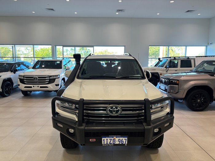2018 Toyota LANDCRUISER LC200 4.5L T/D A/T GXL + SW Switches