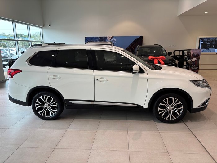 2017 MITSUBISHI OUTLANDER LS 7 SEAT (AWD)