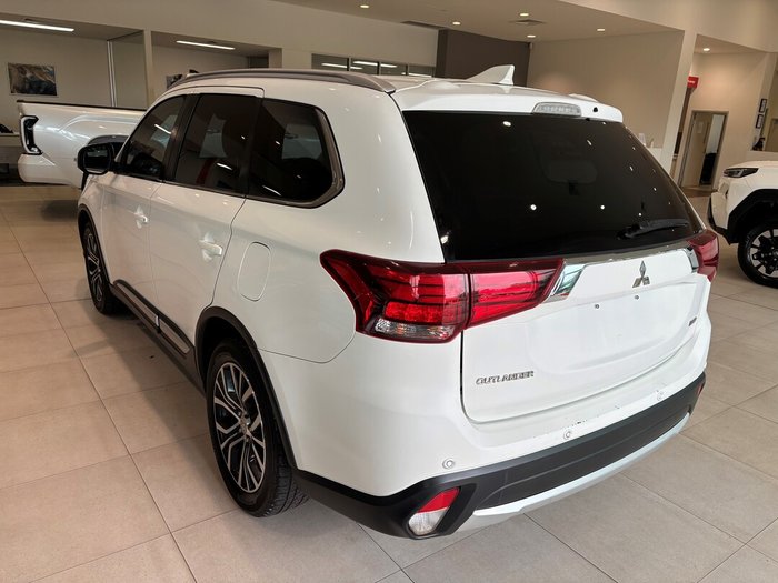 2017 MITSUBISHI OUTLANDER LS 7 SEAT (AWD)