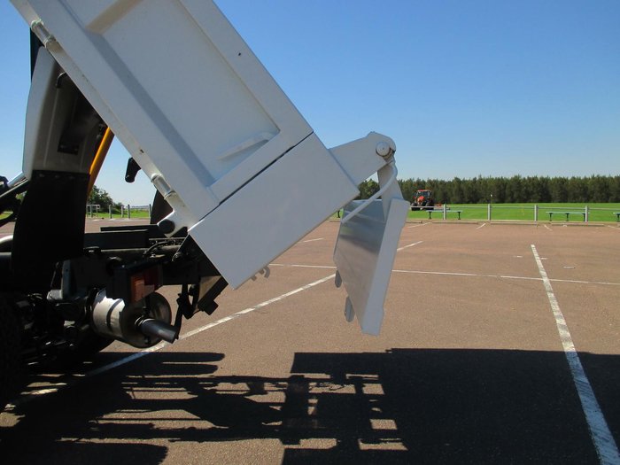 2025 Fuso Canter 615 Tipper White