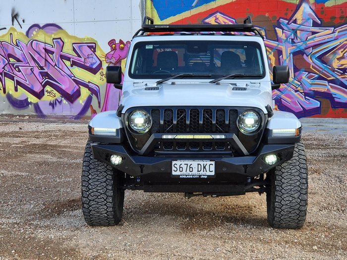 2021 Jeep Gladiator Night Eagle
