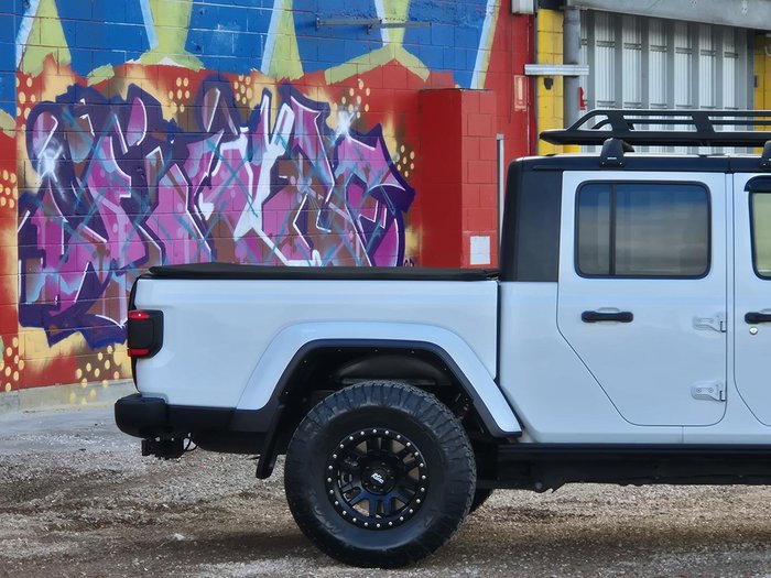 2021 Jeep Gladiator Night Eagle
