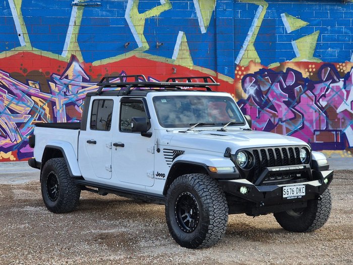 2021 Jeep Gladiator Night Eagle