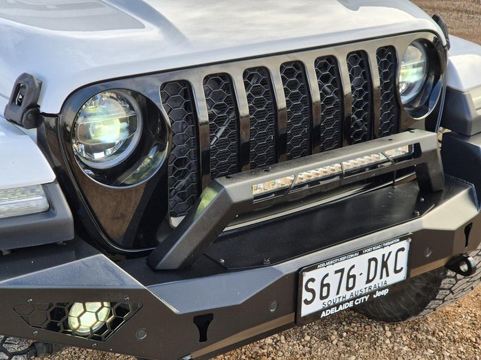 2021 Jeep Gladiator Night Eagle