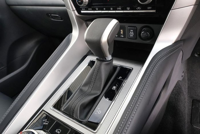 2025 Mitsubishi Pajero Sport GLS