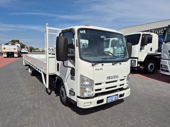 2013 Isuzu Nlr200 Car License Xlwb Tray And Lift
