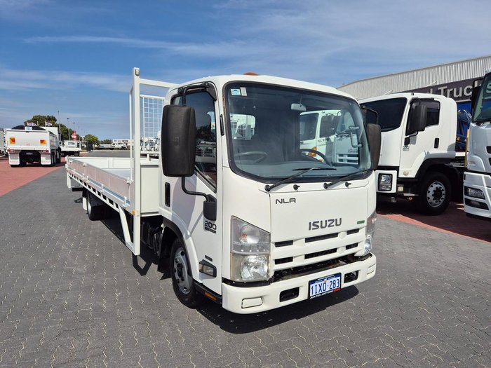 2013 Isuzu Nlr200 Car License Xlwb Tray And Lift