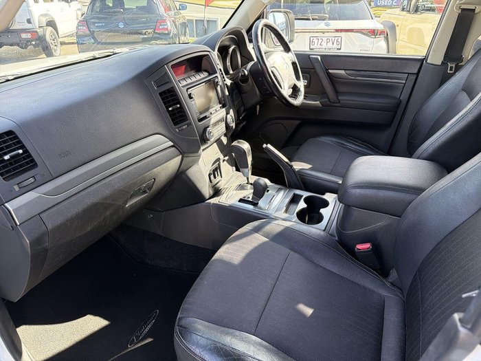 2014 Mitsubishi Pajero VR-X