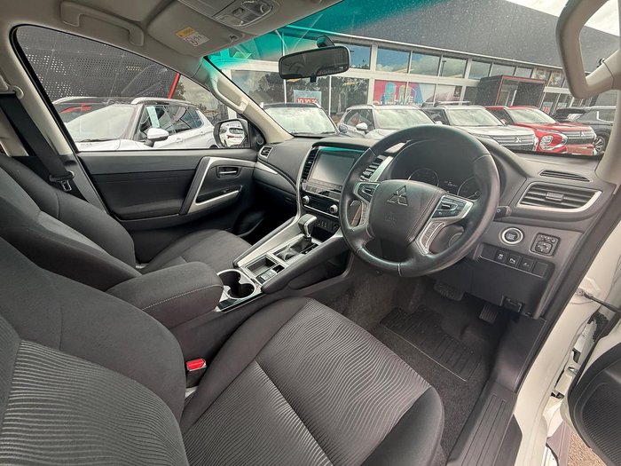 2023 Mitsubishi Pajero Sport GLX