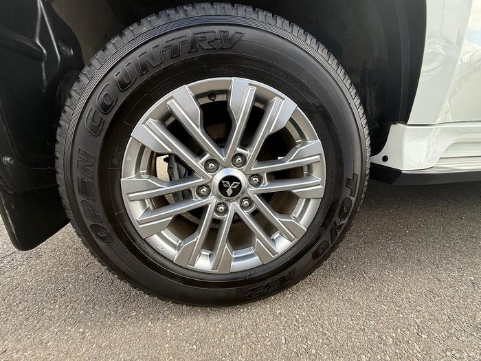 2022 Mitsubishi Pajero Sport GLX