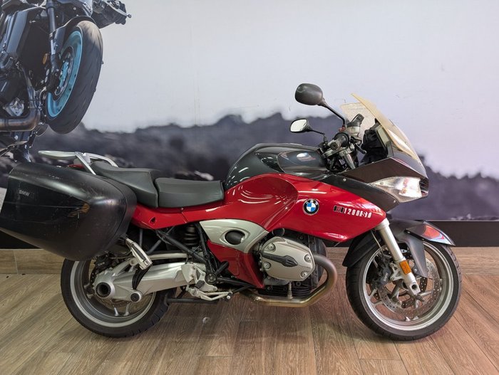 2005 BMW Motorrad R1200ST RED
