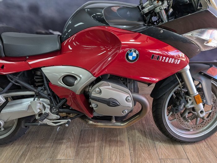 2005 BMW Motorrad R1200ST RED