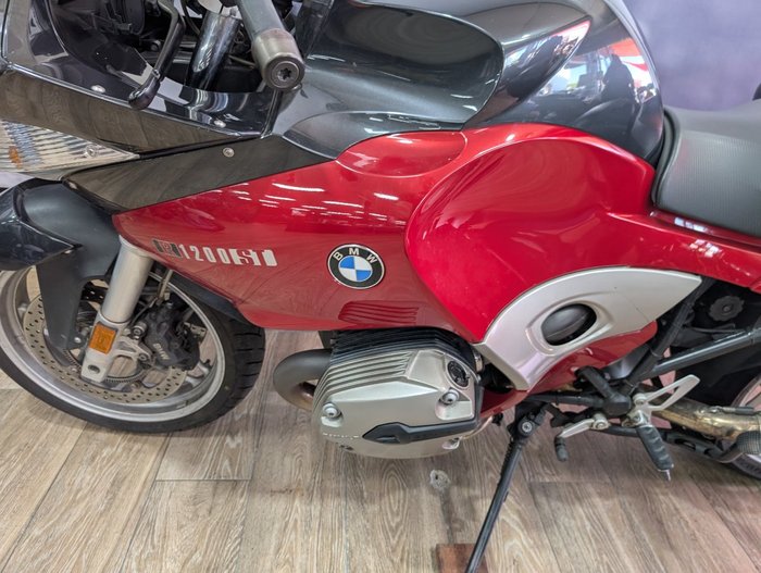 2005 BMW Motorrad R1200ST RED