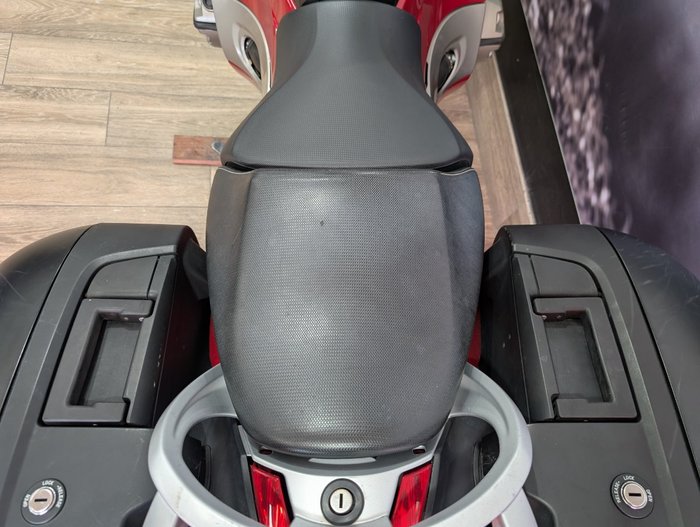 2005 BMW Motorrad R1200ST RED