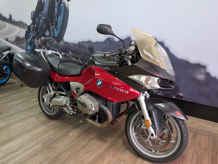 2005 BMW Motorrad R1200ST RED