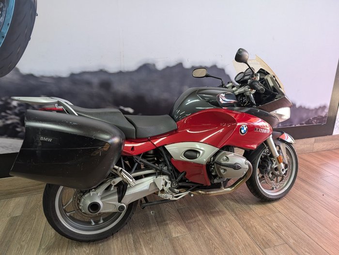 2005 BMW Motorrad R1200ST RED