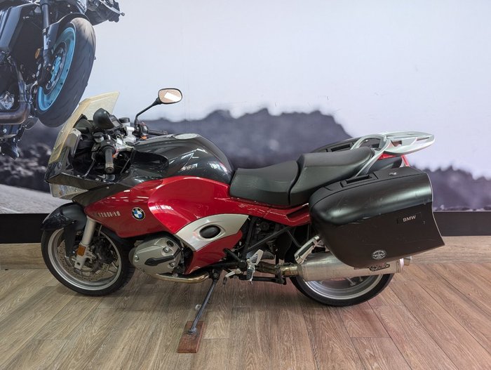 2005 BMW Motorrad R1200ST RED