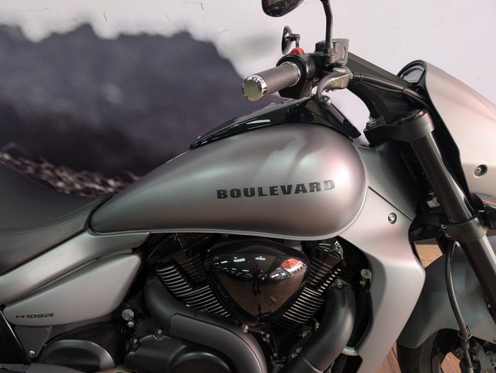 2016 Suzuki VZR 1800 BOULEVARD (M109R) GREY