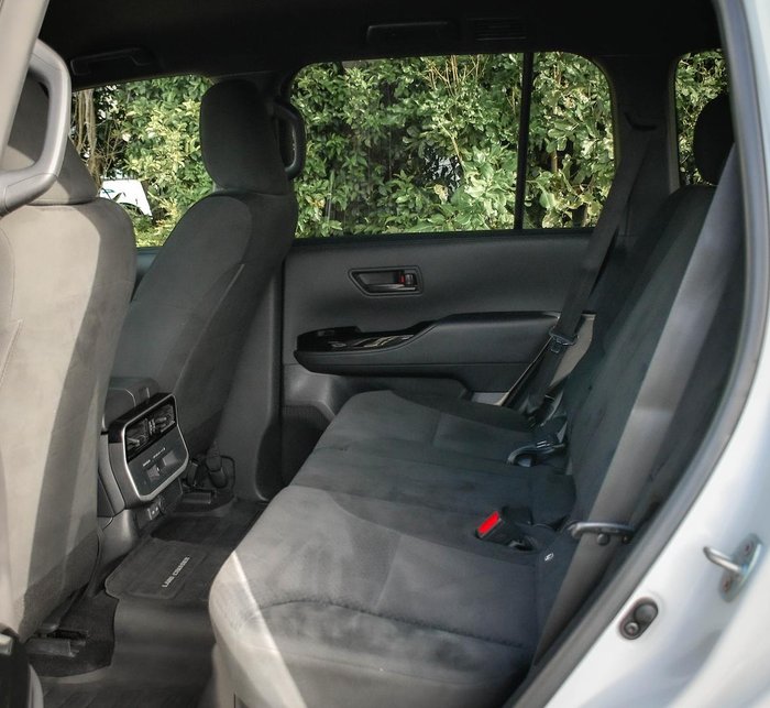 2024 Toyota Landcruiser GXL