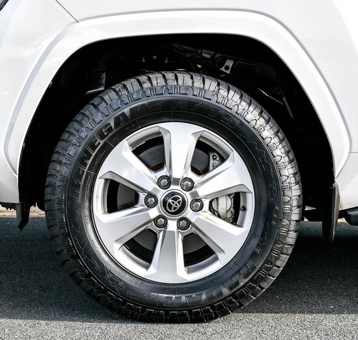 2024 Toyota Landcruiser GXL